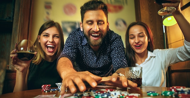 In Österreich hat wahrscheinlich jeder ein Mobiltelefon, deshalb sind mobile Casinos so beliebt
